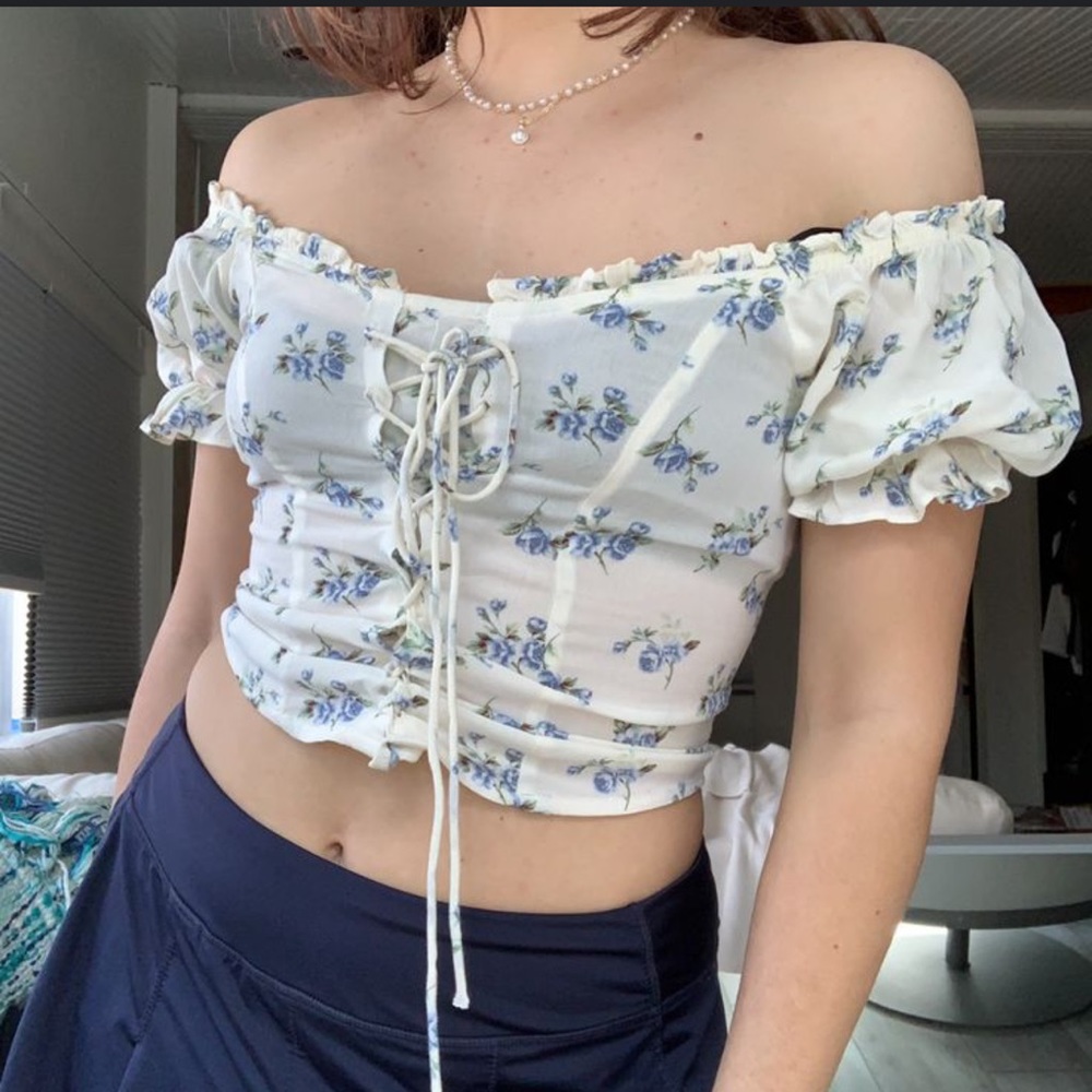 American Eagle Outfiters Short Sleeve Blouse